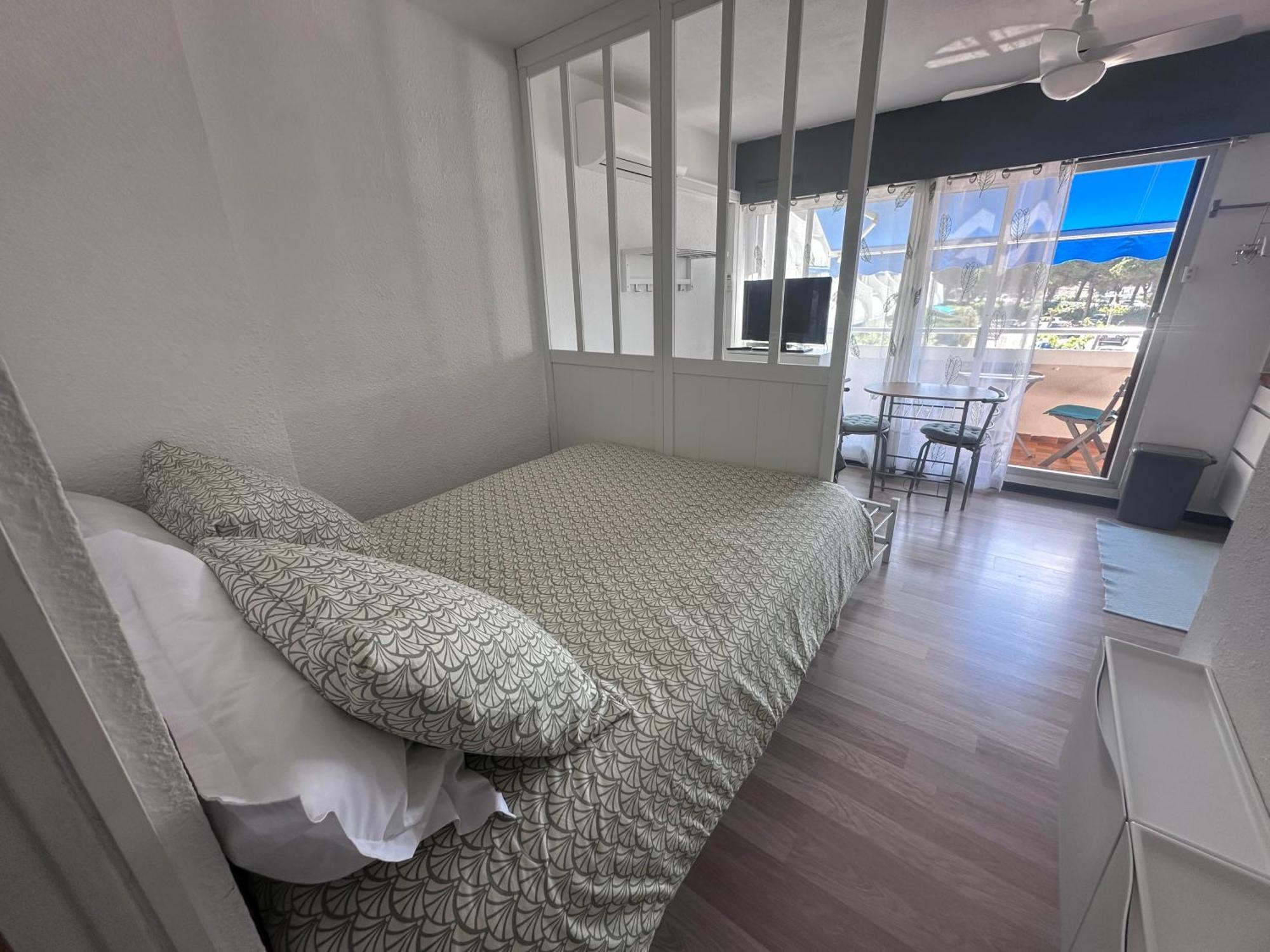 Beau Studio Climatise En Bord De Mer Et Wi-Fi Ле-Гро-дю-Руа Экстерьер фото